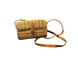 Shiraleah Chicago 100% Rattan Wicker Crossbody Bag Camera Style GUC